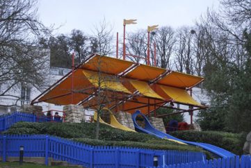 Call in on Raft Racers