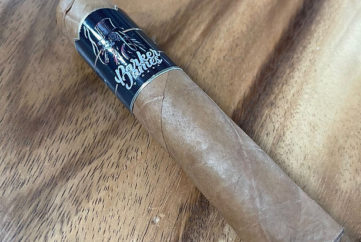 Enjoy a Classic Robusto